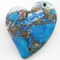 תליון מאבן ג'ספר כחול מעורב פיריט עיצוב לב