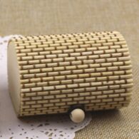 קופסת אריזה מהודרת לסט תכשיטים גוון קפה ושמנת עשוי פלסטיק ועץ במבוק