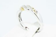 טבעת כסף בציפוי זהב בשיבוץ יהלומים לבנים 11. קרט מידה: 10.75