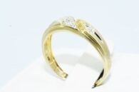 טבעת נישואין זהב צהוב בשיבוץ יהלומים לבנים 05. קרט מידה: 7.75