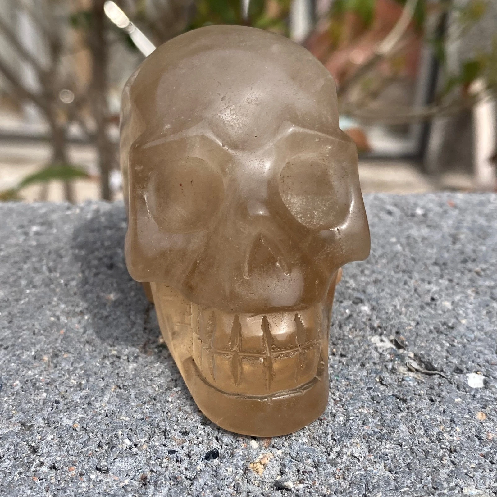 גולגולת סמוקי קוורץ משקל: 207 גרם מידה: 70*14*52 מ"מ