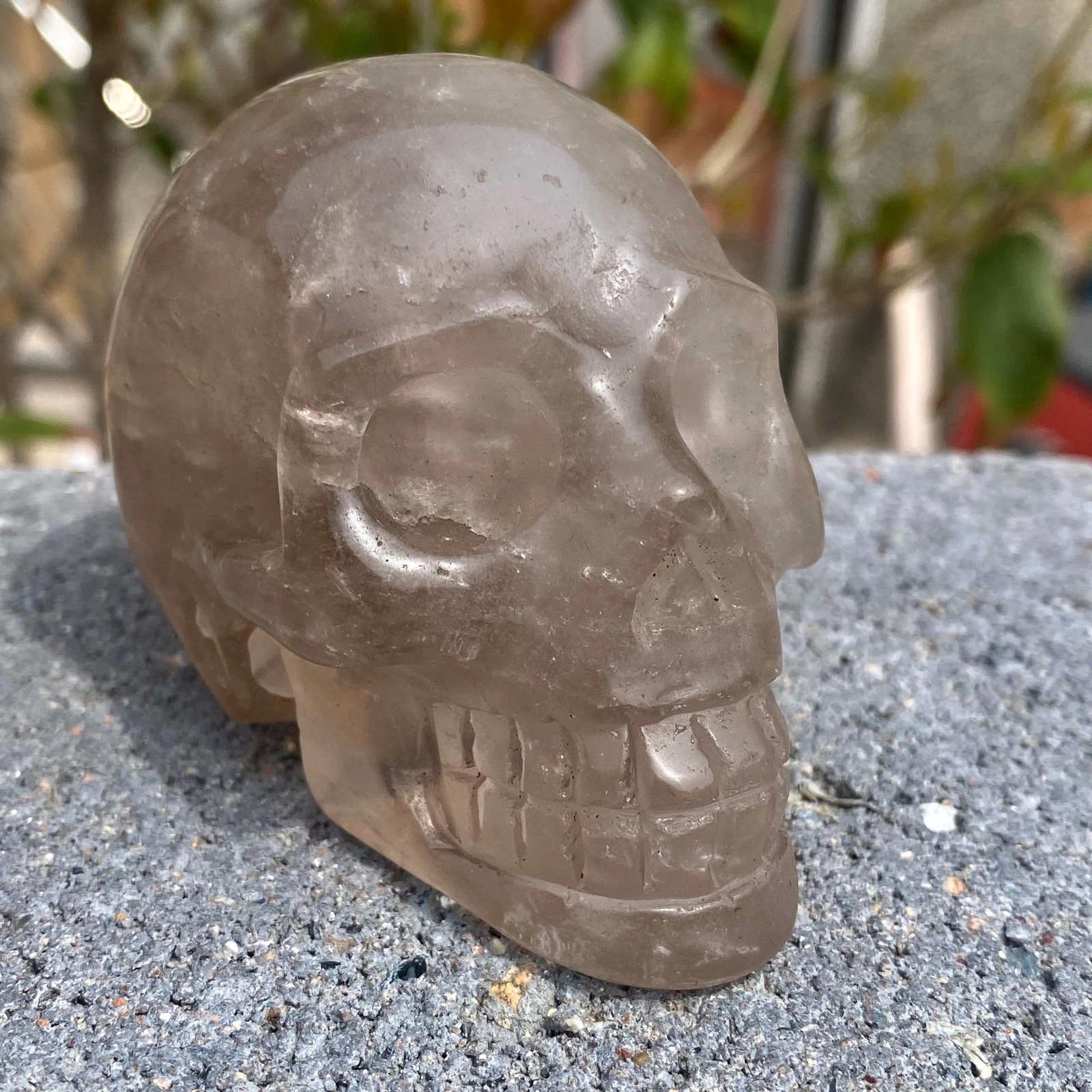 גולגולת סמוקי קוורץ משקל: 265 גרם מידה: 76*45*57 מ"מ