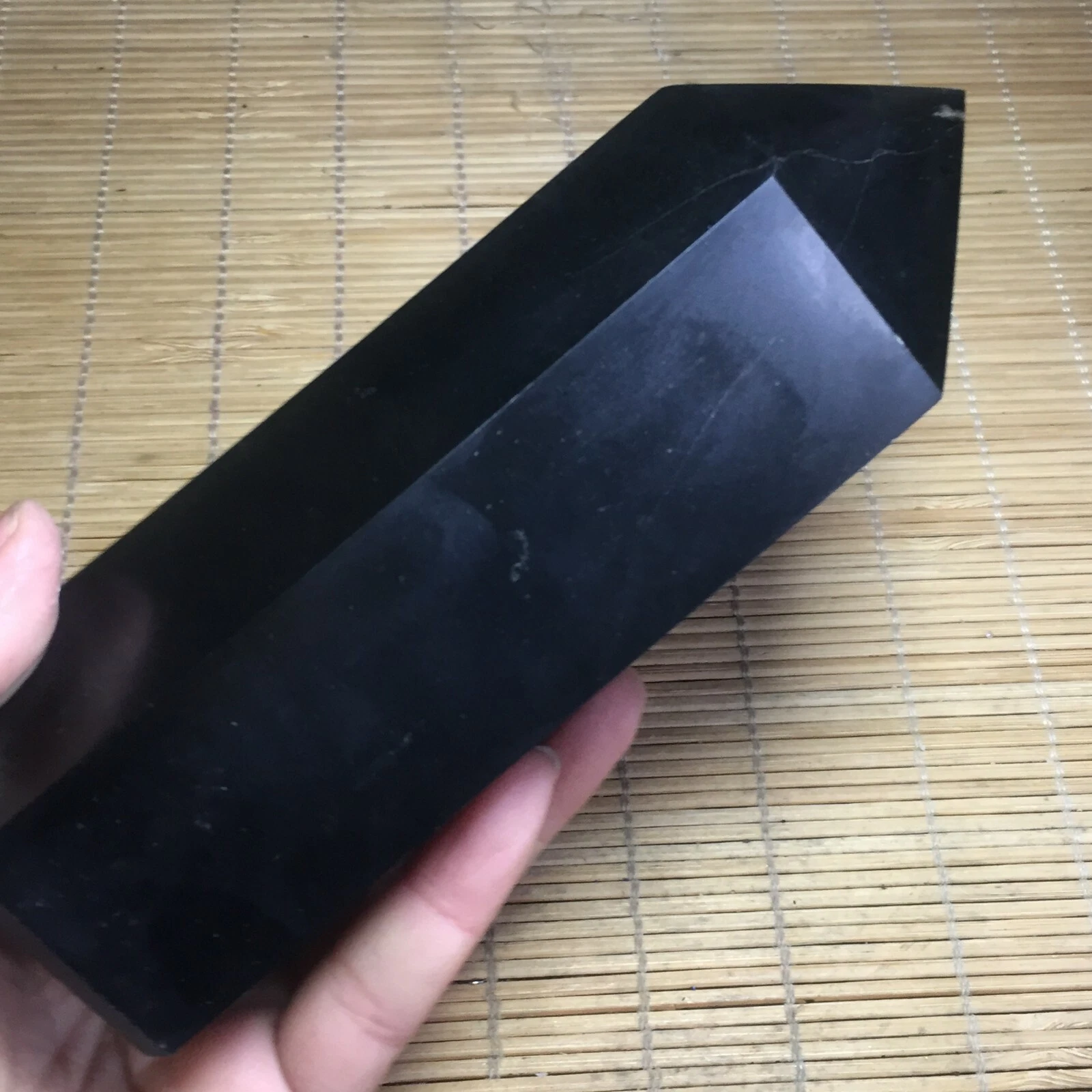 מוט טורמלין שחור משקל: כ 140 גרם