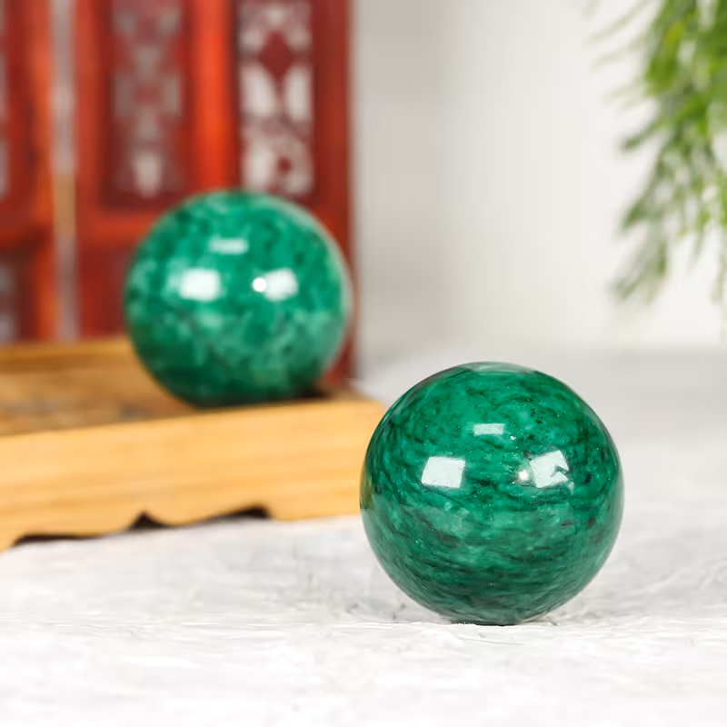 כדור ג'ספר ירוק משקל: כ 170 גרם