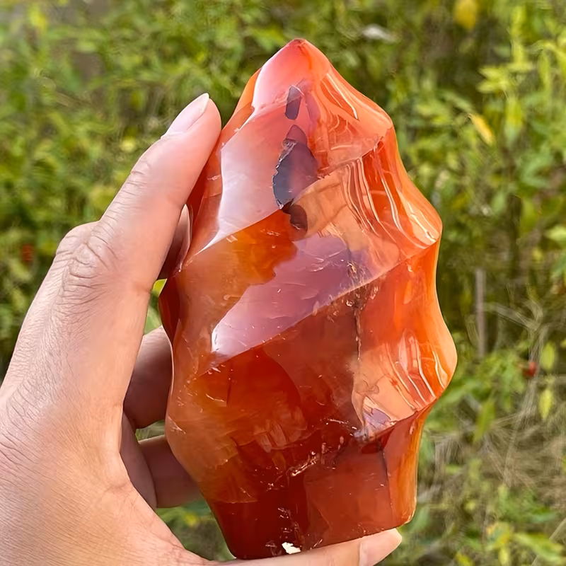 קרנליאן פסל להבה משקל: כ 200 גרם